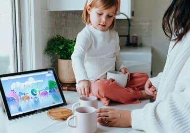 Fully Embrace the Return of 90s fashion